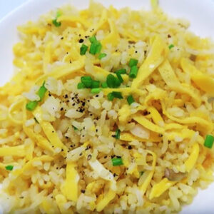 Cơm chiên tỏi trứng