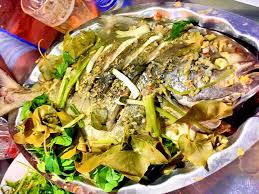 Cá chim trắng hấp lá giang